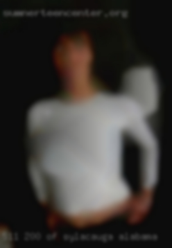 5'11 of Sylacauga, Alabama 200# 34inch waisteline.
